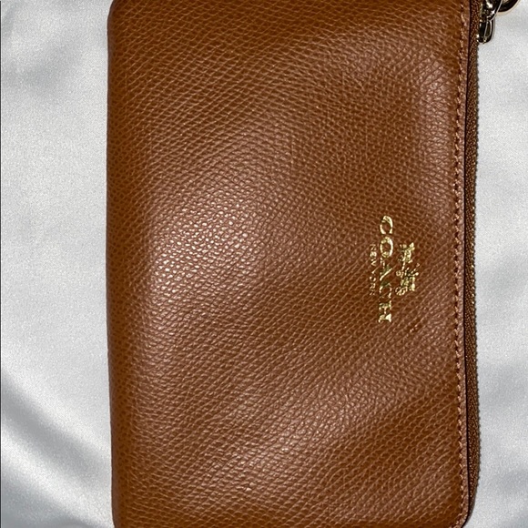 Coach New York Brown Leather Wristlet - Picture 6 of 7